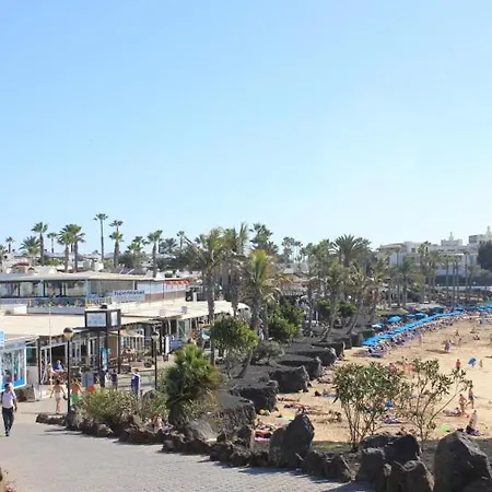 In Playa Blanca Sleeps 4 With Air Con And Wifi *