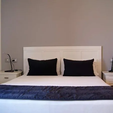 Villa In Playa Blanca Sleeps 4 With Air Con And Wifi