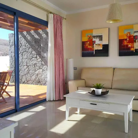 In Playa Blanca Sleeps 4 With Air Con And Wifi Villa *