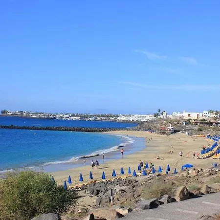 Villa In Playa Blanca Sleeps 4 With Air Con And Wifi